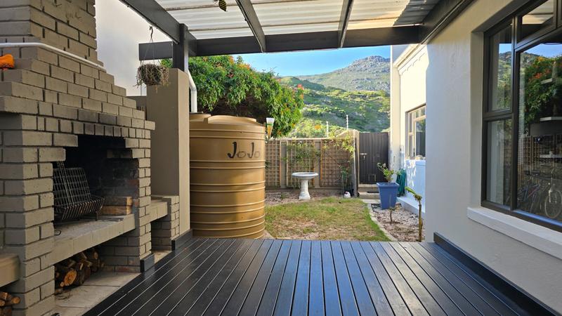 6 Bedroom Property for Sale in Fish Hoek Western Cape